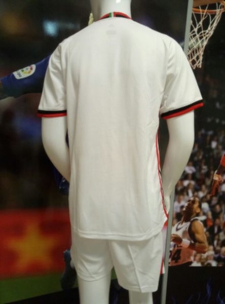 форма AC Milan  гостевая  2017-2018