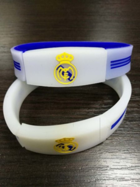 браслет Real Madrid(светится в темноте)