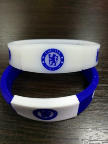 браслет Chelsea  светится в темноте