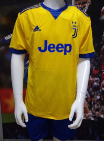 форма Juventus   2017-2018  гостевая