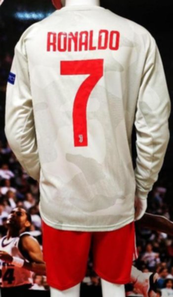 форма Juventus  длинный рукав   №7 RONALDO  2019-2020  гостевая  Лига Чемпионов