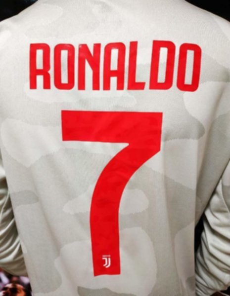 форма Juventus  длинный рукав   №7 RONALDO  2019-2020  гостевая  Лига Чемпионов