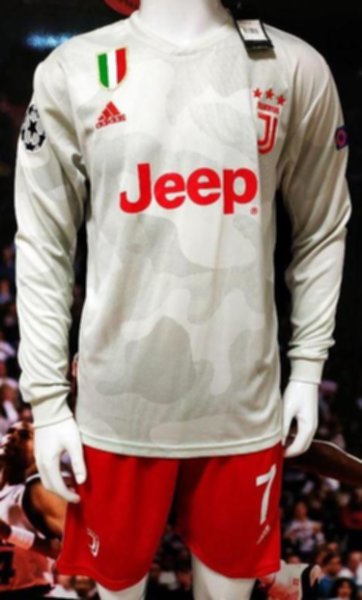 adidas Juventus Cristiano Ronaldo #7 Soccer Jersey (Away 19/20) @  SoccerEvolution