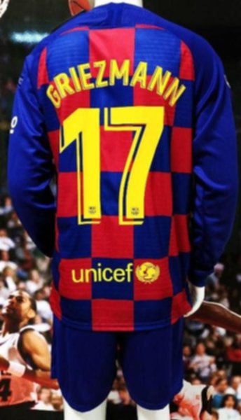 форма Barcelona  длинный рукав №17 GRIEZMANN  2019-2020  домашняя Лига Чемпионов