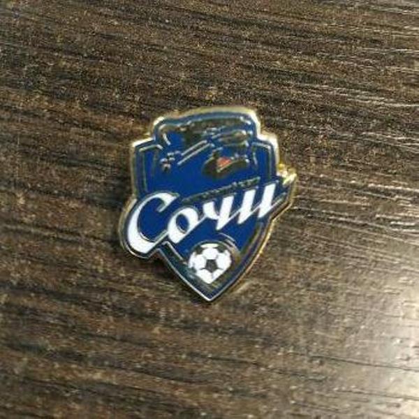 значок Сочи  №0893  2 см  металл