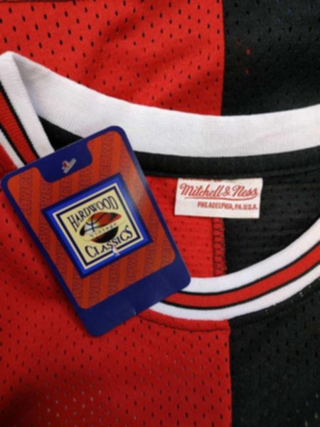 майка баскетбольная  Chicago Bulls №23 JORDAN  Mitchell & Ness