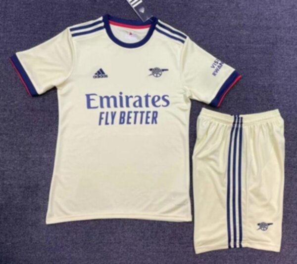 форма  Arsenal  2021-2022  гостевая