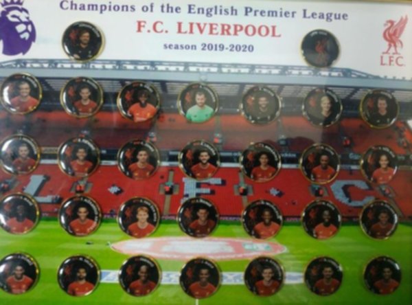 набор значков Liverpool  2019-2020   30 см х 21 см 