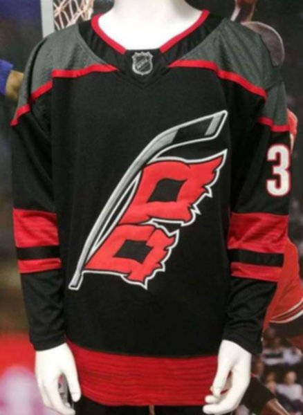 свитер хоккейный Carolina Hurricanes №37 SVECHNIKOV