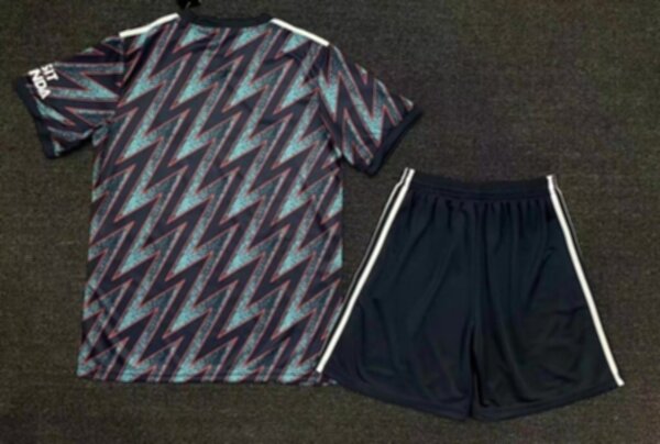 форма  Arsenal  2021-2022  резервная