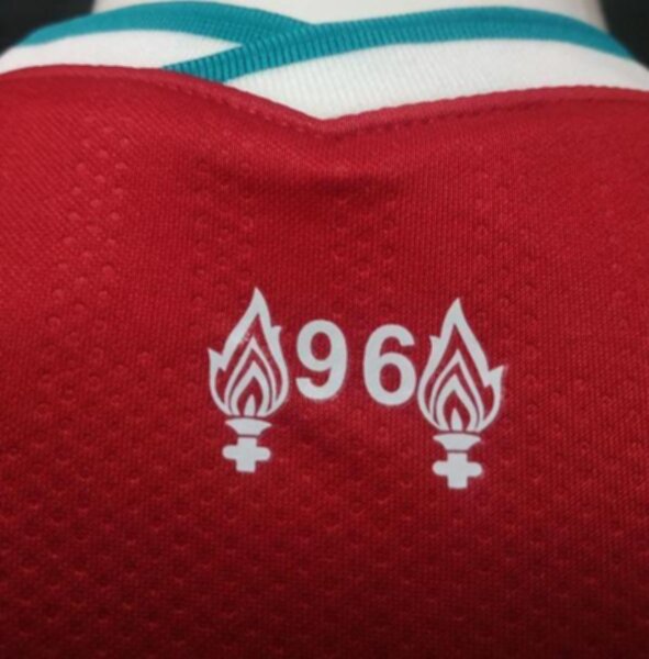 форма Liverpool  длинный рукав  2020-2021  домашняя