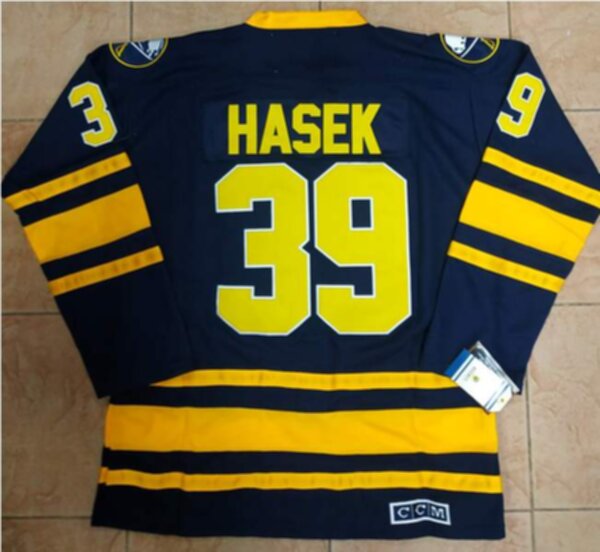 свитер хоккейный Buffalo Sabres №39 HASEK CCM