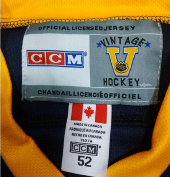 свитер хоккейный Buffalo Sabres №39 HASEK CCM