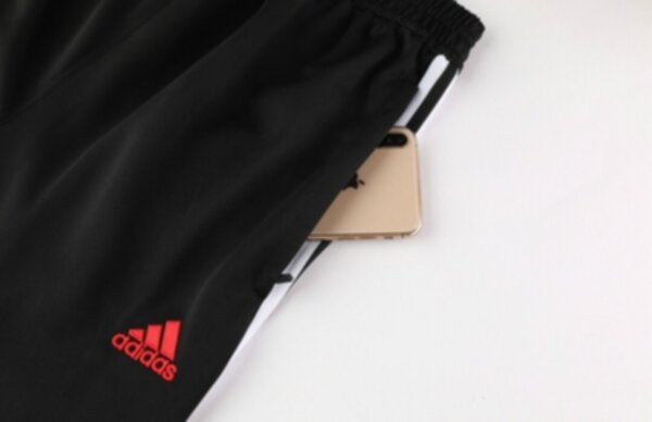спортивный костюм  Manchester United  2021 Adidas полиэстер 100%