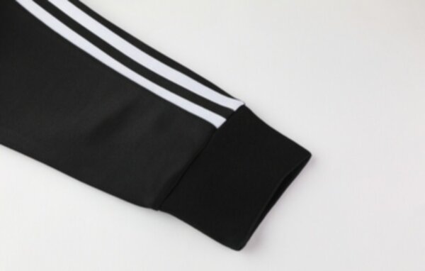 спортивный костюм  Manchester United  2021 Adidas полиэстер 100%