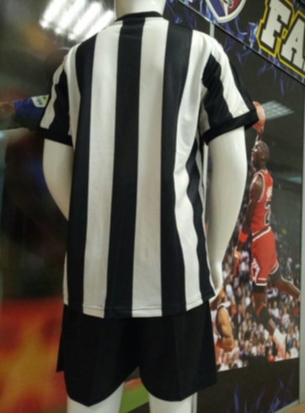 форма Newcastle United  2017-2018