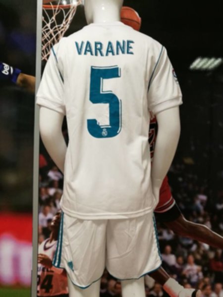 форма Real Madrid №5 VARANE  домашняя  2017-2018