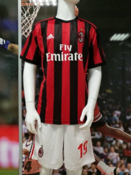 форма AC Milan №19 BONUCCI   домашняя  2017-2018 