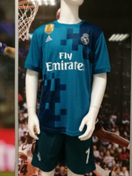 форма   Real Madrid №7 RONALDO  резервная  2017-2018