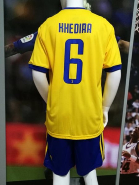 форма Juventus №6 KHEDIRA  гостевая  2017-2018