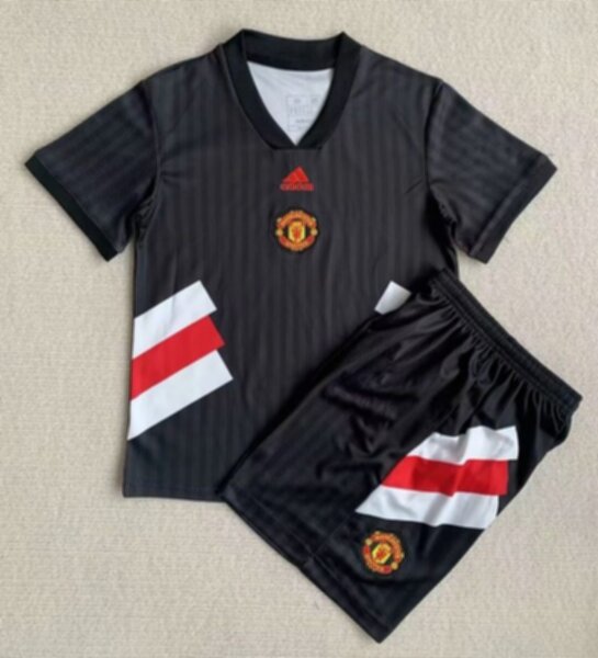 форма Manchester United 2023-2024 adidas