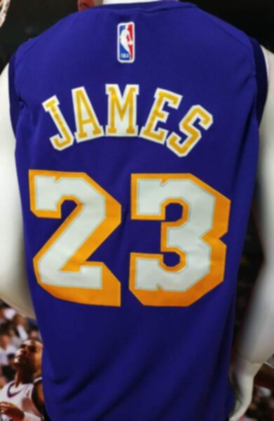 майка баскетбольная Los Angeles Lakers №23 JAMES nike