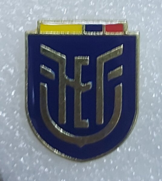 значок сборной Эквадора  №0196 металл