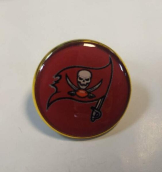 значок Tampa Bay Buccaneers  №0234  2,5 см  металл+полимерная смола