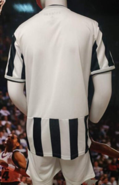 форма Juventus  2021-2022  домашняя
