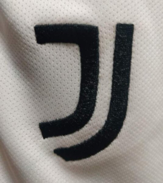 форма Juventus  2021-2022  домашняя