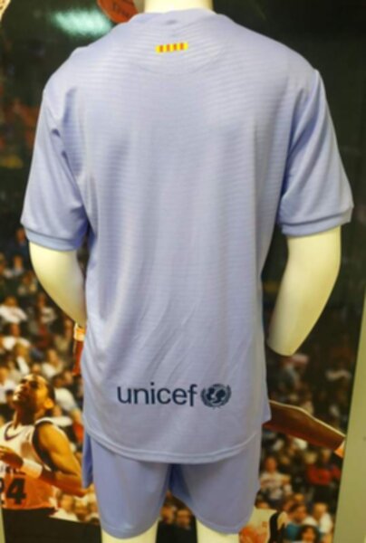 форма Barcelona   2021-2022  гостевая