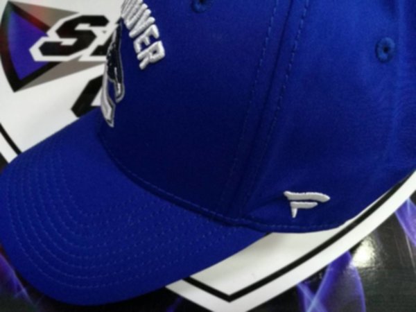 бейсболка Vancouver Canucks