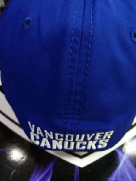 бейсболка Vancouver Canucks