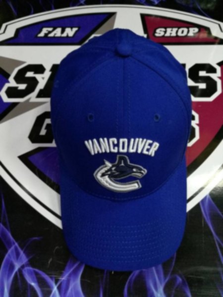 бейсболка Vancouver Canucks