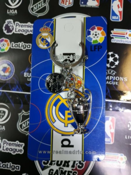 брелок Реал Мадрид  3см х 2см