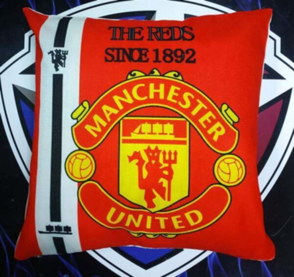 подушка Manchester United  45см х 45см