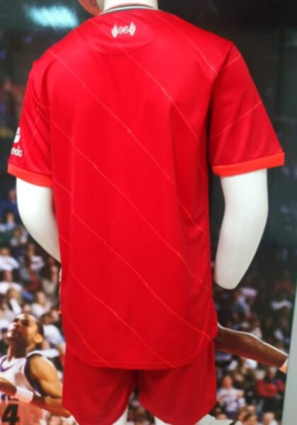 форма Liverpool   2021-2022  домашняя