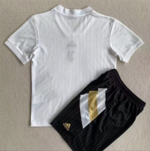 форма Juventus  2023-2024  adidas