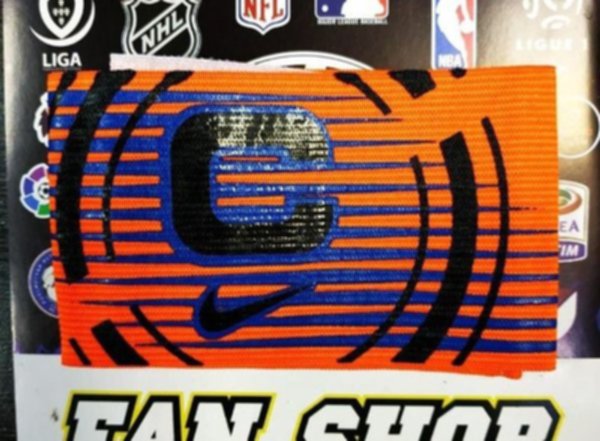 капитанская повязка NIKE