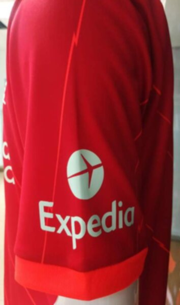 форма Liverpool   2021-2022  домашняя