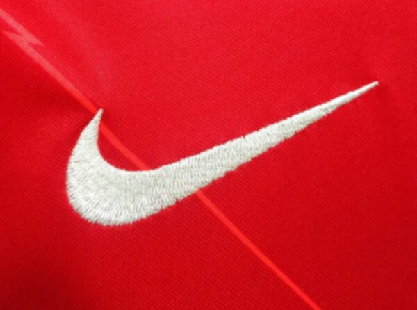 форма Liverpool   2021-2022  домашняя