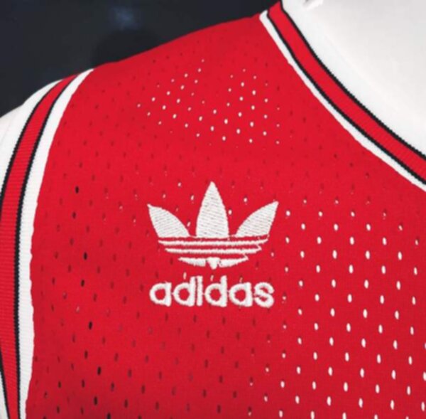 майка баскетбольная  Chicago Bulls №33 PIPPEN adidas