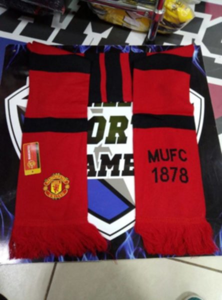 шарф Manchester United   170см х 18см  с вышивкой