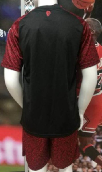 форма AC Milan   2018-2019  резервная