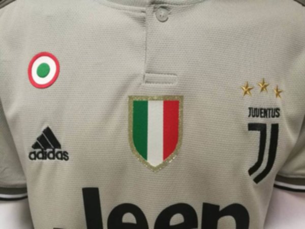 форма Juventus №7 RONALDO  2018-2019  гостевая
