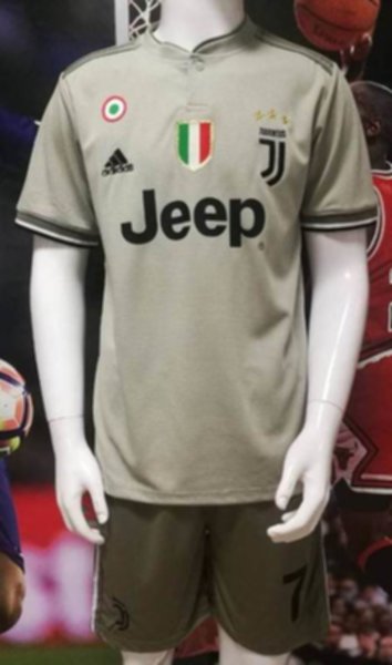 форма Juventus №7 RONALDO  2018-2019  гостевая