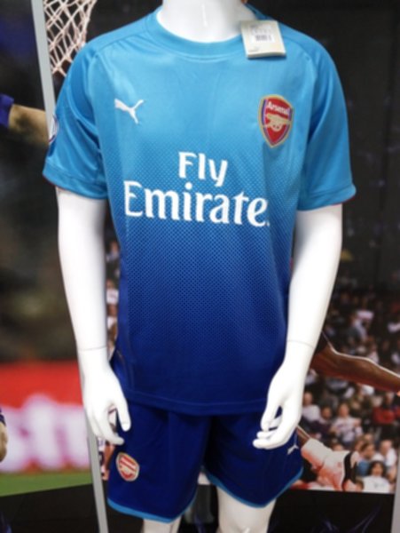 форма Arsenal   2017-2018  гостевая
