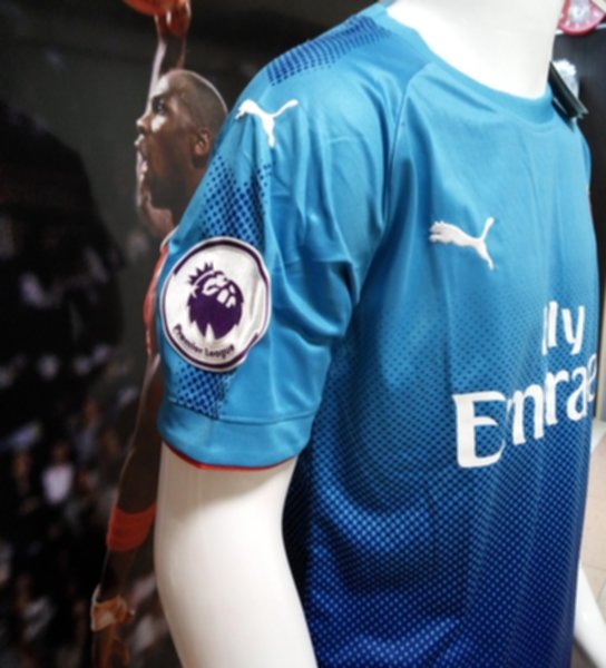 форма Arsenal   2017-2018  гостевая