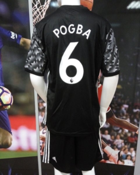 форма Manchester United №6 POGBA  гостевая  2017-18