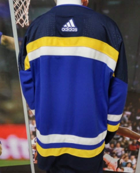 свитер хоккейный St. Louis Blues adidas